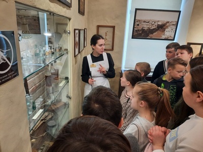 5 февраля ученики 5 &amp;quot;Б&amp;quot; класса посетили Музей истории аптечного дела на Алтае
