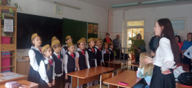 Школьный хор «Созвучие».
